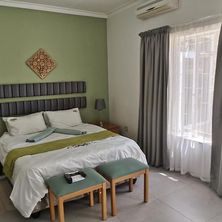 Guesthouse Terra Africa ويندهوك المظهر الخارجي الصورة
